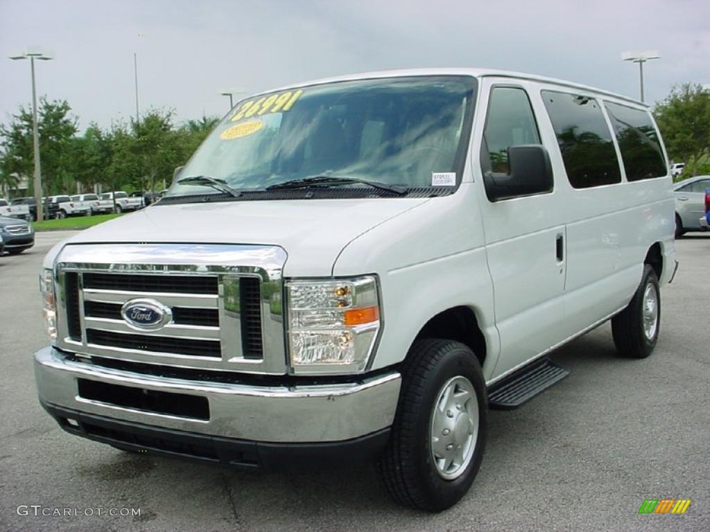 Oxford White 2010 Ford E Series Van E350 XLT Passenger Exterior Photo #39143126