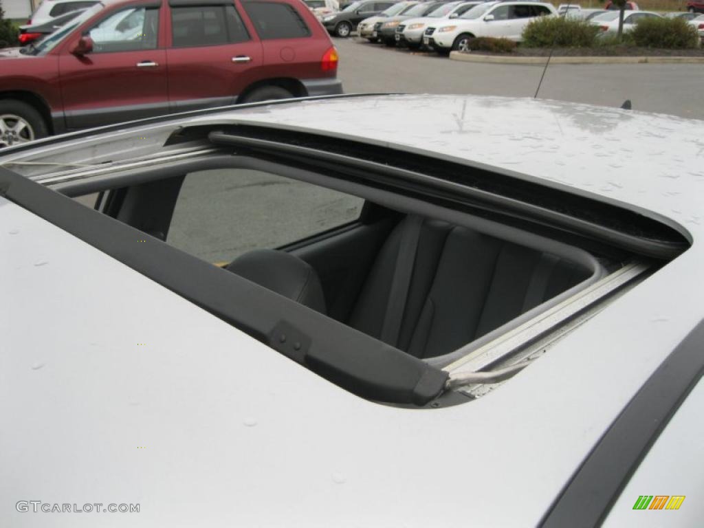 2004 Hyundai Elantra GT Hatchback Sunroof Photo #39143530