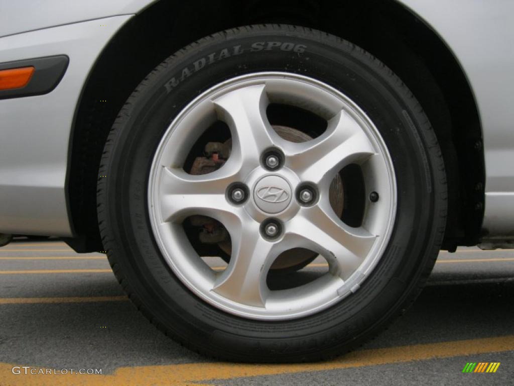 2004 Hyundai Elantra GT Hatchback Wheel Photo #39143646