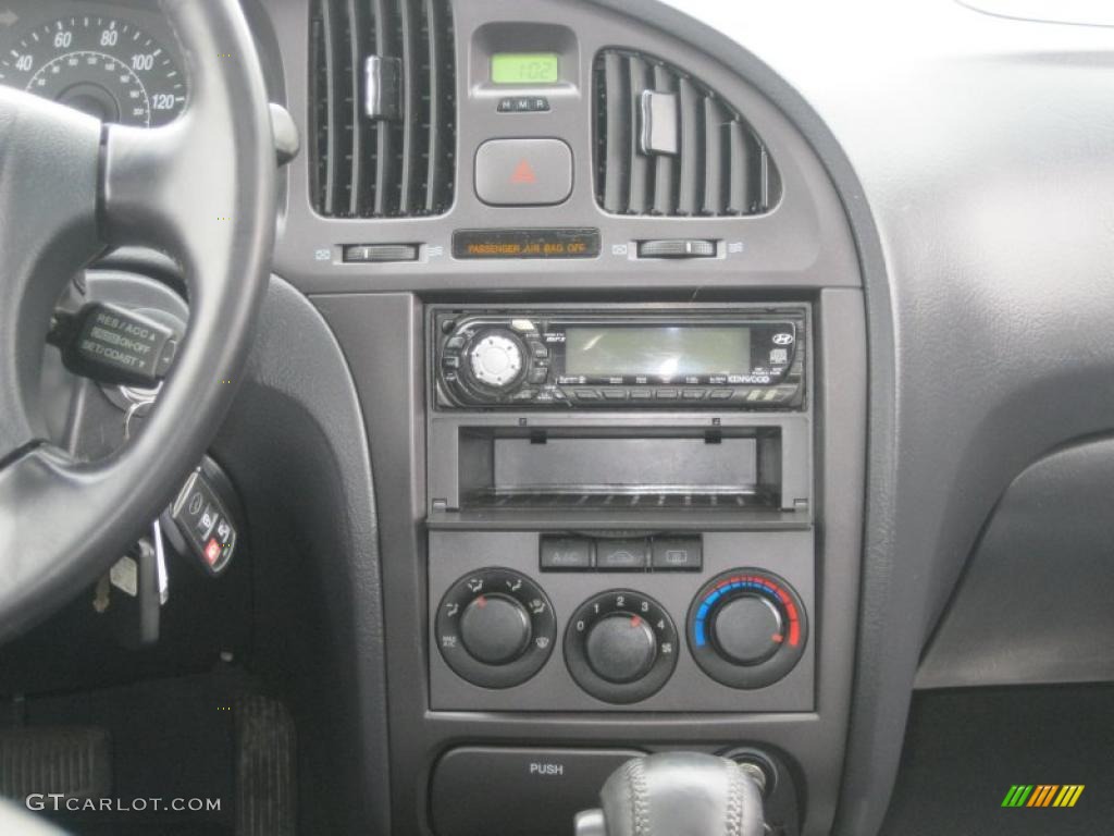 2004 Elantra GT Hatchback - Sterling Silver / Dark Gray photo #28