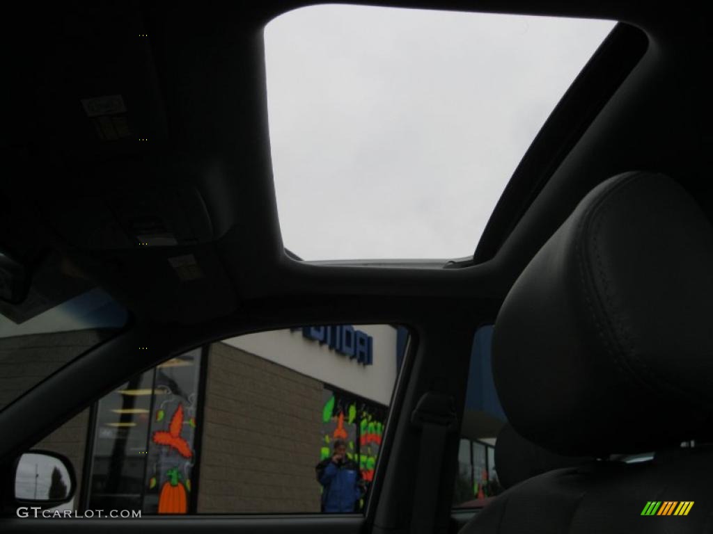 2004 Hyundai Elantra GT Hatchback Sunroof Photos