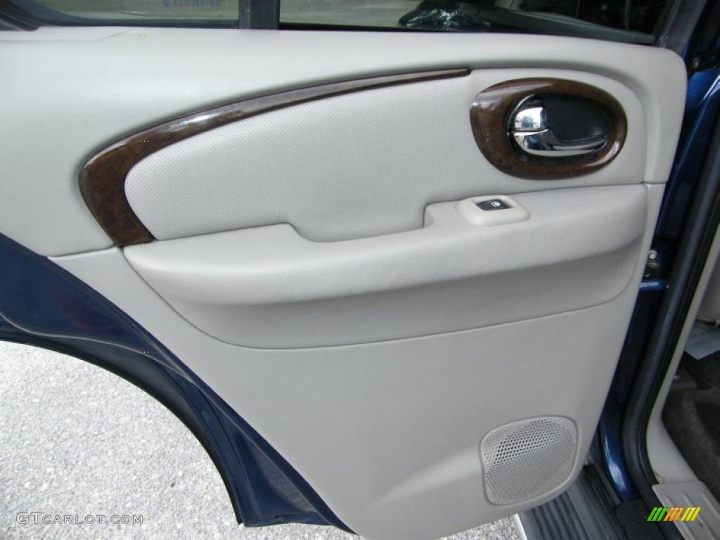 2004 Buick Rainier CXL AWD Medium Pewter Door Panel Photo #39144578