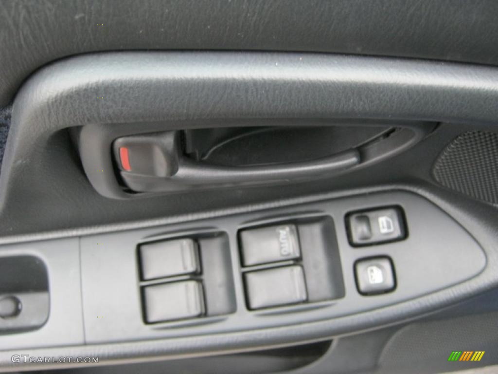2002 Subaru Impreza WRX Sedan Controls Photo #39145530
