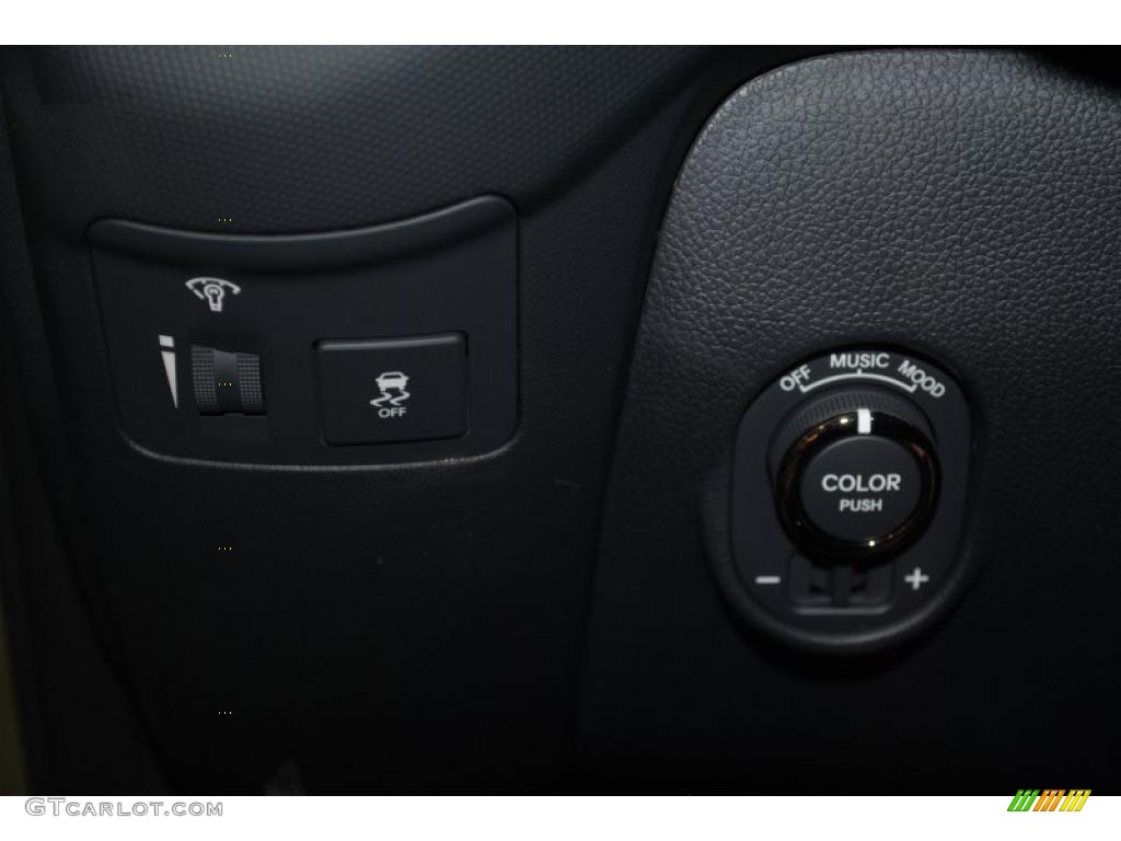 2011 Kia Soul + Controls Photo #39147770