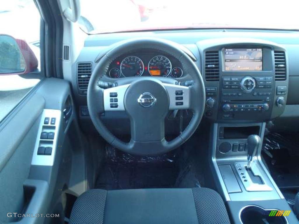 2011 Nissan Pathfinder SV Dashboard Photos