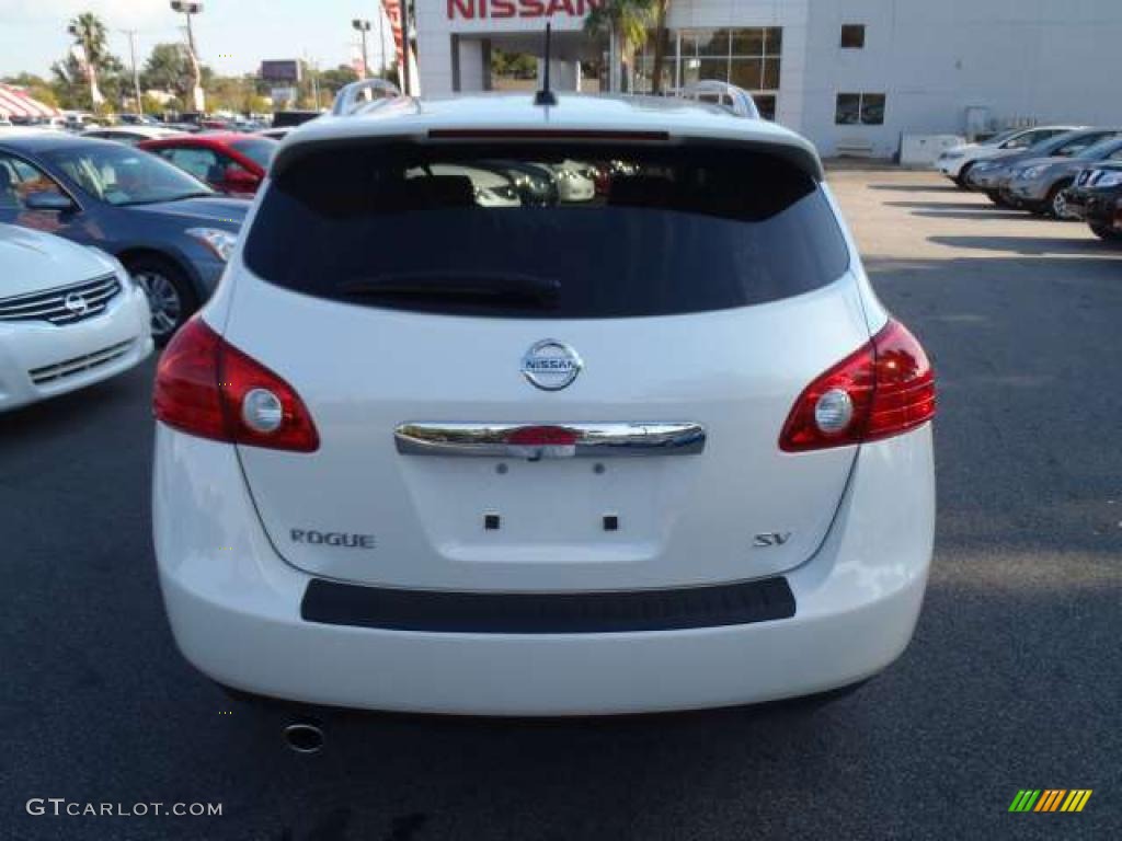 2011 Rogue SV - Pearl White / Gray photo #4