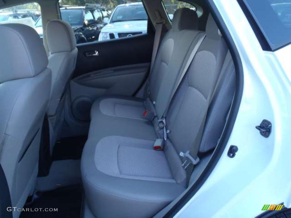 2011 Rogue SV - Pearl White / Gray photo #7