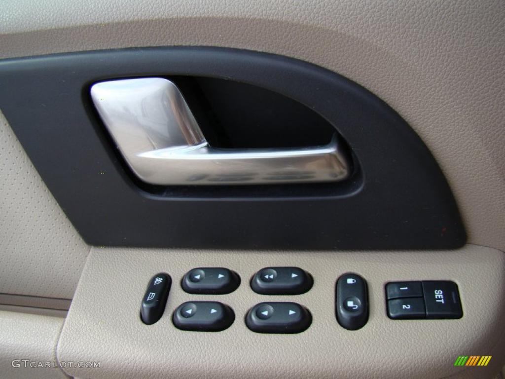 2004 Ford Expedition Eddie Bauer Controls Photo #39151425