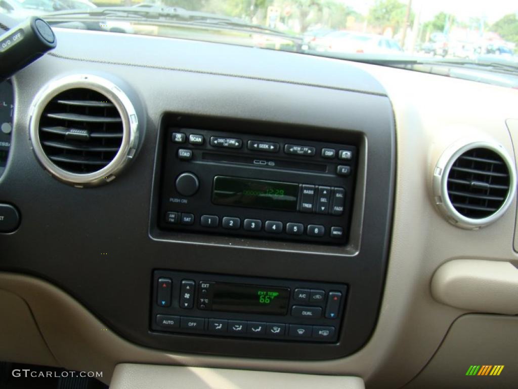 2004 Ford Expedition Eddie Bauer Controls Photo #39151441