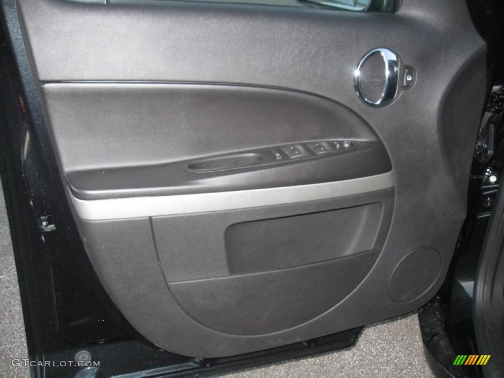 2011 Chevrolet HHR LT Ebony Door Panel Photo #39151885