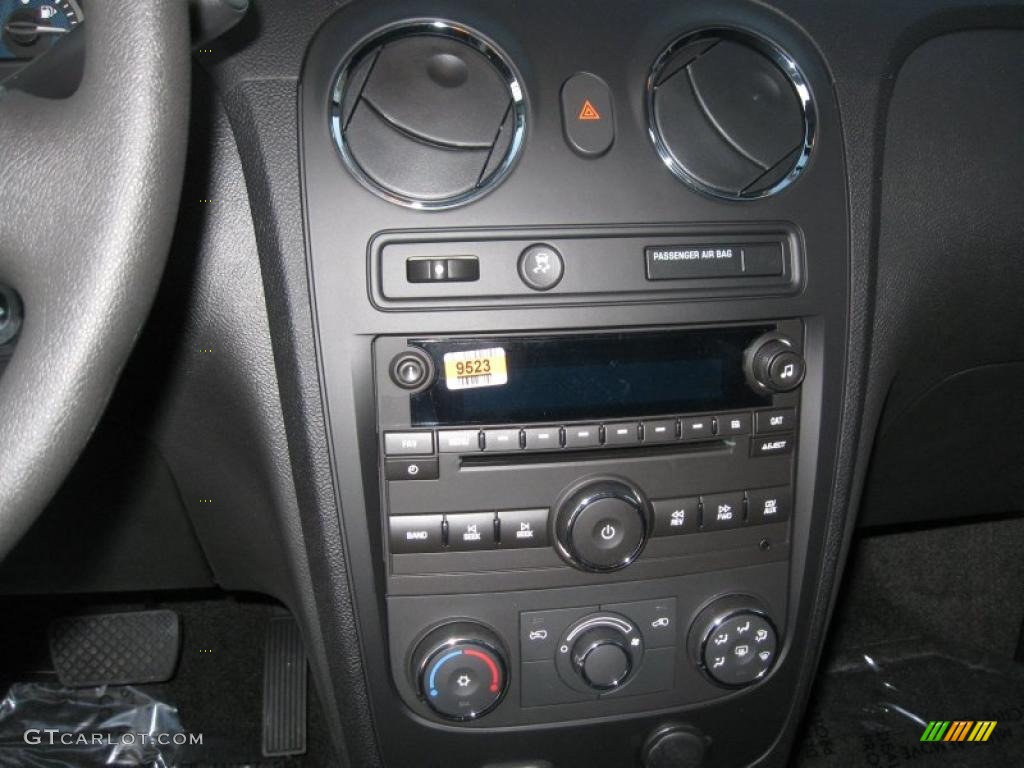 2011 Chevrolet HHR LT Controls Photo #39151933