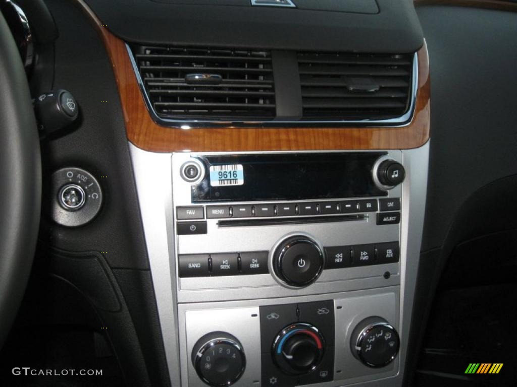2011 Chevrolet Malibu LT Controls Photo #39152137
