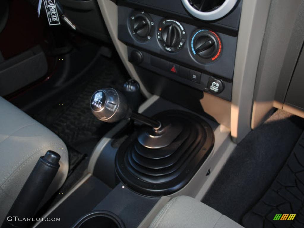 2008 Jeep Wrangler Sahara 4x4 6 Speed Manual Transmission Photo #39152481