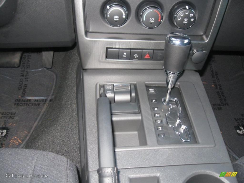 2011 Jeep Liberty Sport 4x4 4 Speed Automatic Transmission Photo #39152549