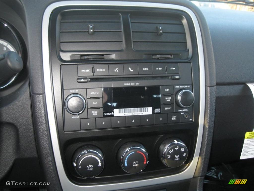2011 Dodge Caliber Mainstreet Controls Photo #39153337