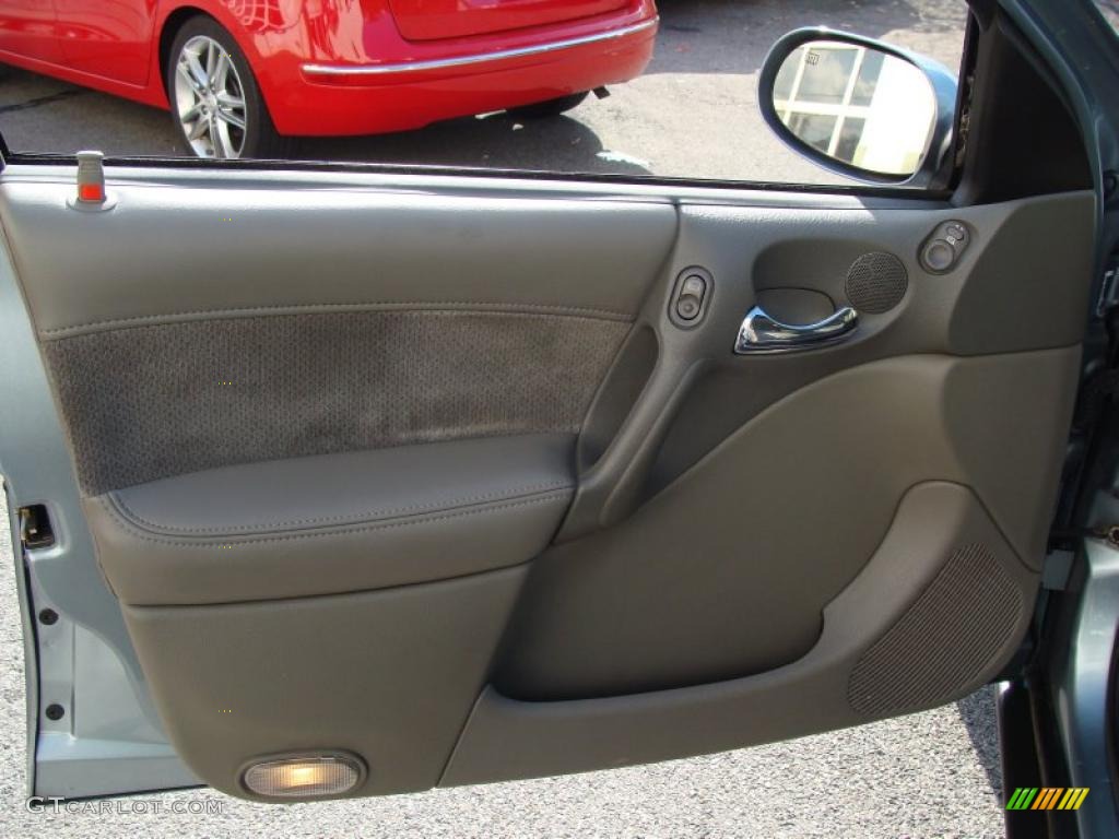 2002 Saturn L Series L300 Sedan Medium Tan Door Panel Photo #39153425