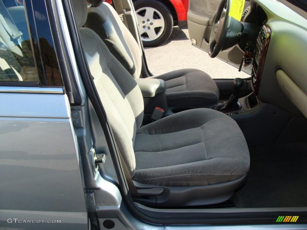 2002 L Series L300 Sedan - Silver Blue / Medium Tan photo #13