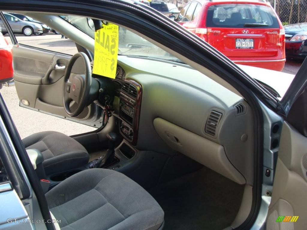 Medium Tan Interior 2002 Saturn L Series L300 Sedan Photo #39153515