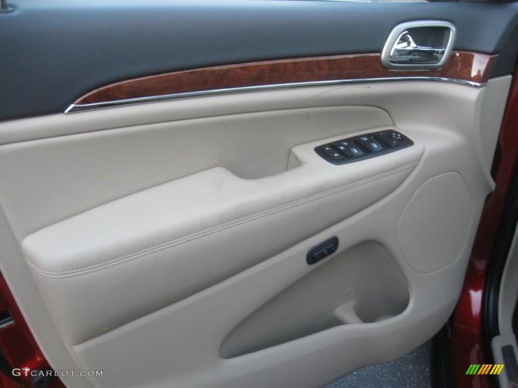 2011 Jeep Grand Cherokee Limited 4x4 Black/Light Frost Beige Door Panel Photo #39153645