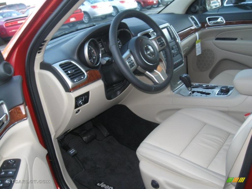 Black/Light Frost Beige Interior 2011 Jeep Grand Cherokee Limited 4x4 Photo #39153657