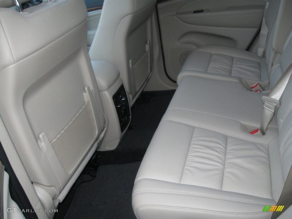 Black/Light Frost Beige Interior 2011 Jeep Grand Cherokee Limited 4x4 Photo #39153733