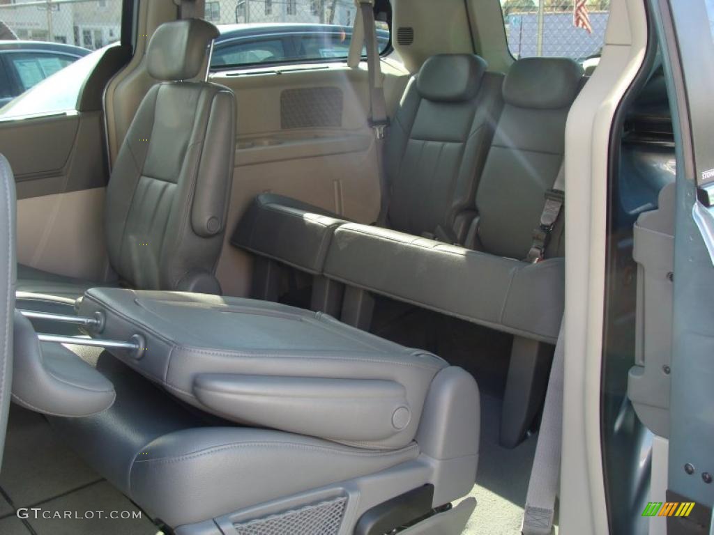 2008 Town & Country Touring Signature Series - Clearwater Blue Pearlcoat / Medium Slate Gray/Light Shale photo #16