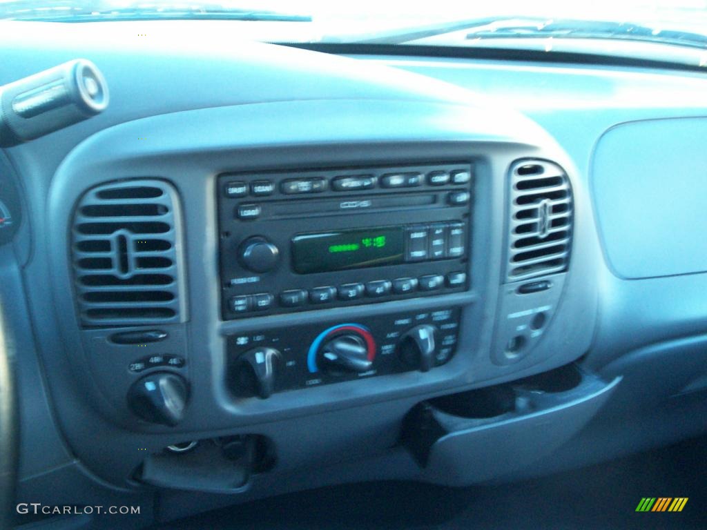 2003 F150 XLT SuperCab 4x4 - Silver Metallic / Medium Graphite Grey photo #11