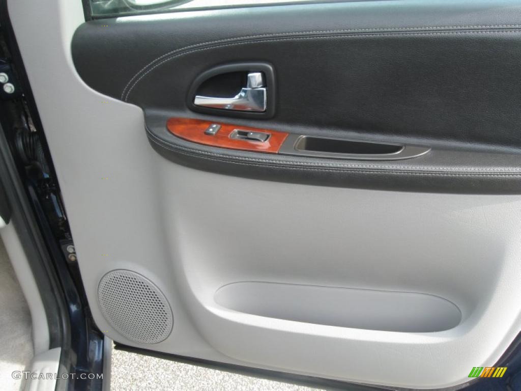 2005 Chevrolet Uplander Standard Uplander Model Medium Gray Door Panel Photo #39154661