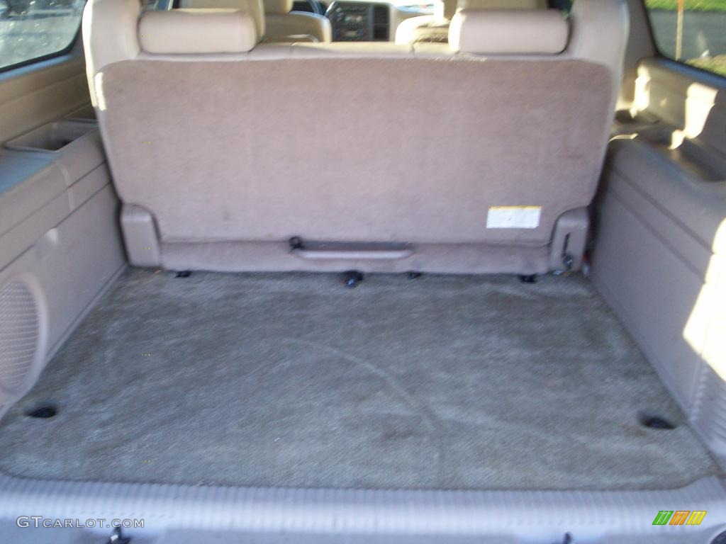 2003 Chevrolet Suburban 1500 LT 4x4 Trunk Photo #39155981