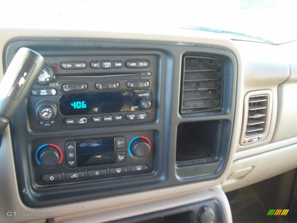 2003 Chevrolet Suburban 1500 LT 4x4 Controls Photo #39156197