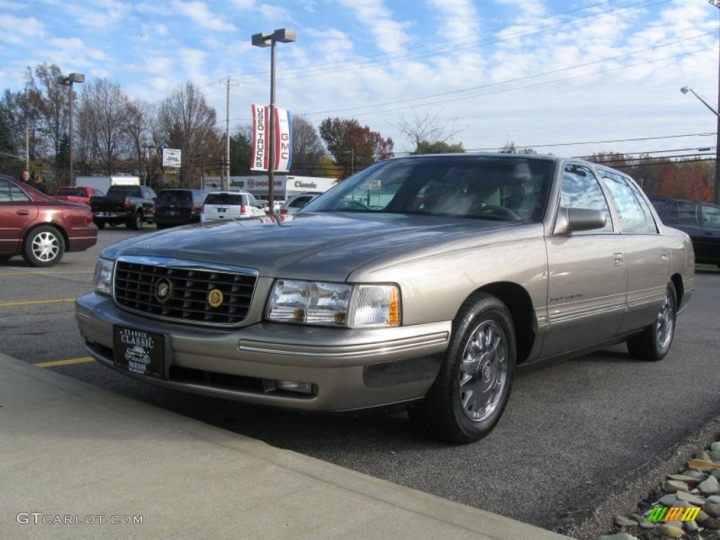 1999 DeVille Sedan - Cashmere / Neutral Shale photo #1