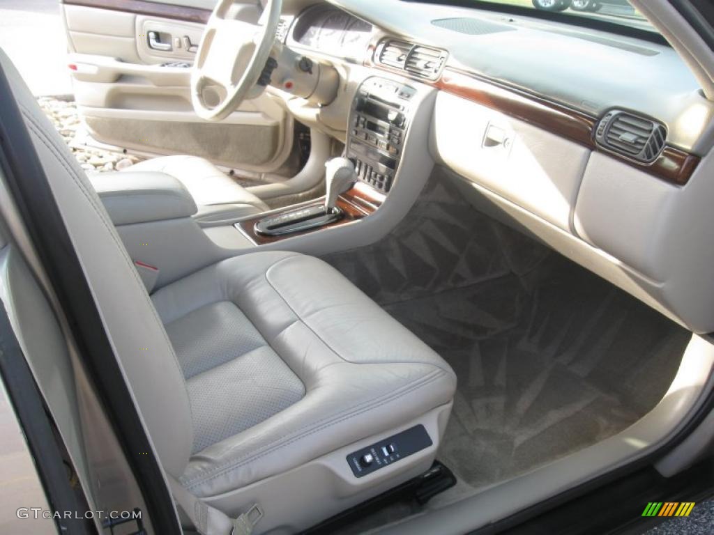 1999 Cadillac DeVille Sedan Neutral Shale Dashboard Photo #39156865