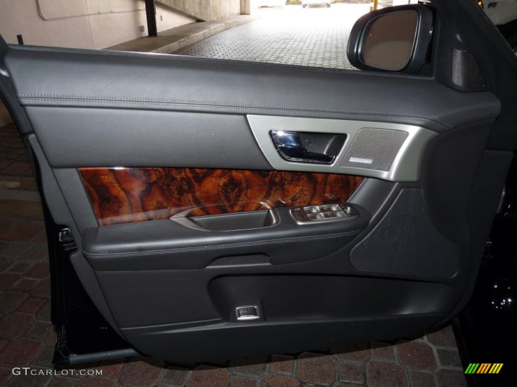 2009 Jaguar XF Premium Luxury Charcoal/Charcoal Door Panel Photo #39158461