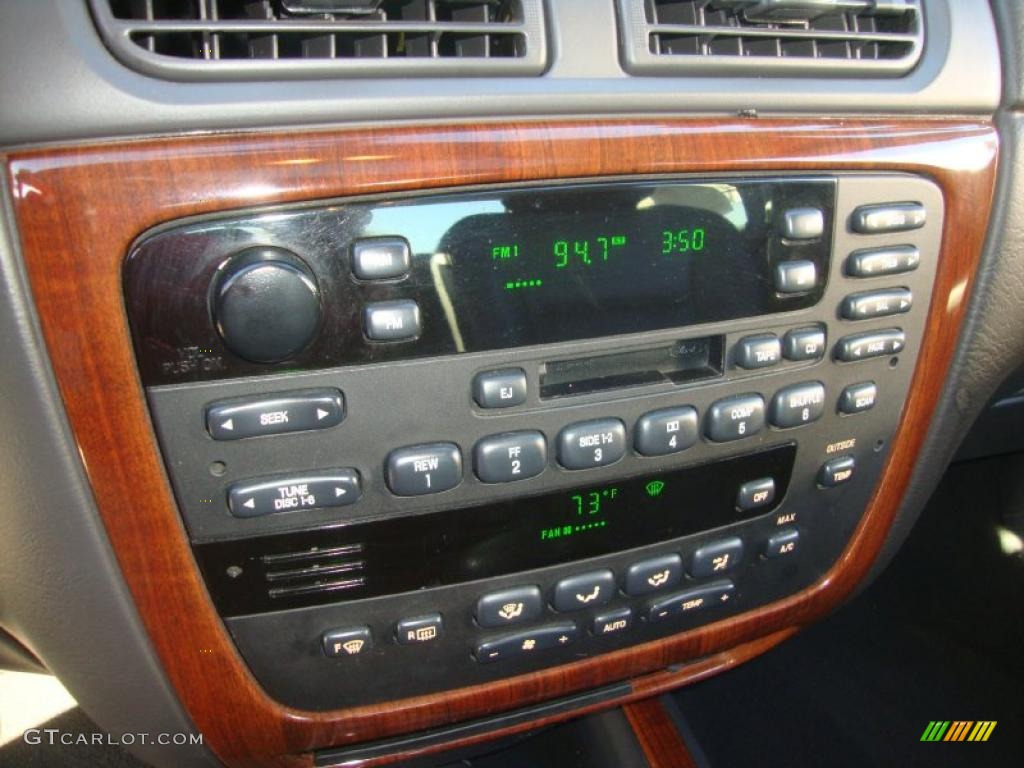 2003 Ford Taurus SEL Controls Photo #39161562
