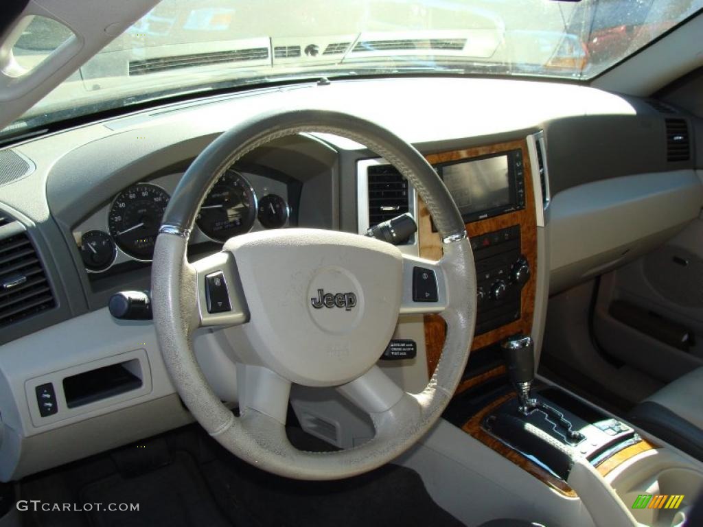 2008 Jeep Grand Cherokee Limited 4x4 Dark Khaki/Light Graystone Dashboard Photo #39161634