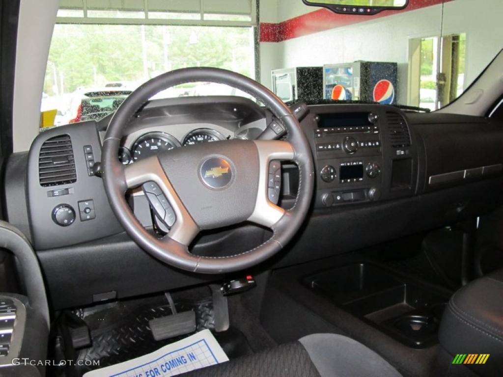 2008 Chevrolet Silverado 2500HD LT Crew Cab Ebony Black Dashboard Photo #39162354