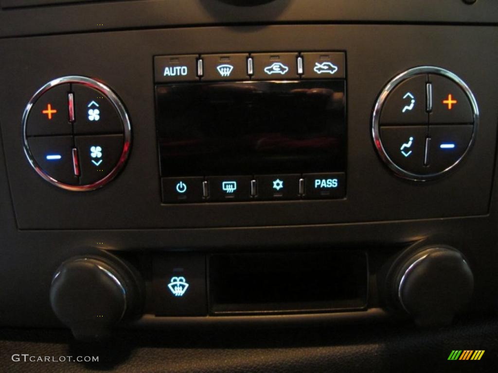 2008 Chevrolet Silverado 2500HD LT Crew Cab Controls Photo #39162458