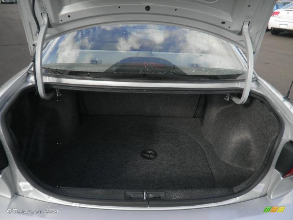 2002 Chevrolet Cavalier LS Coupe Trunk Photos