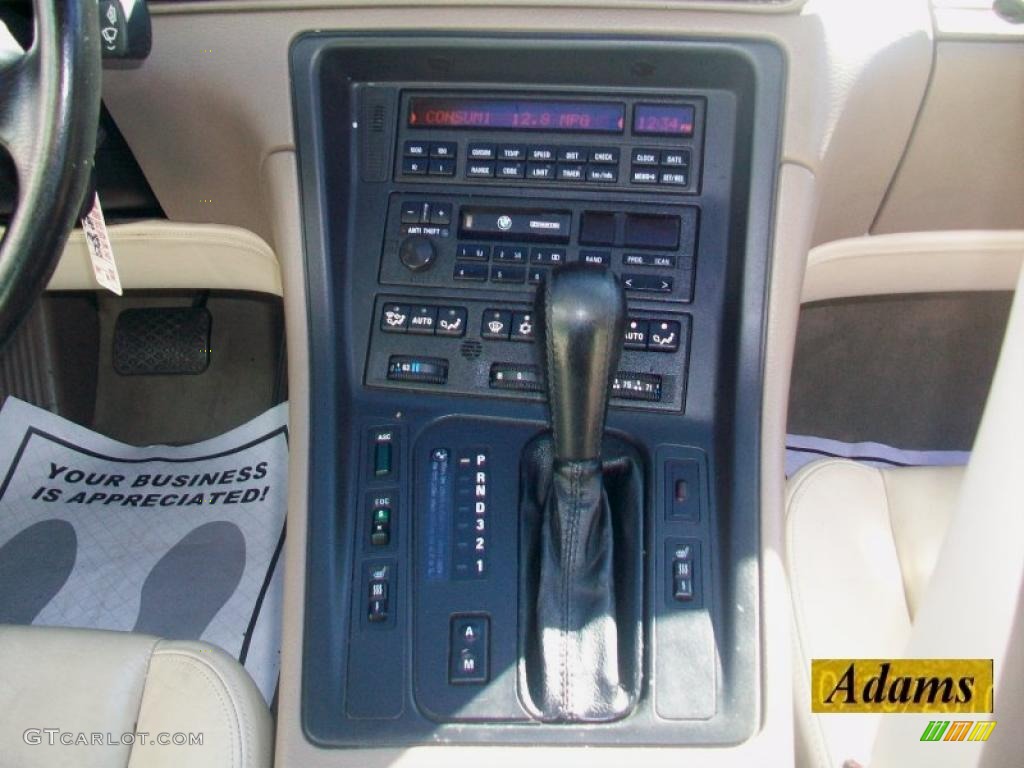1992 BMW 8 Series 850i Controls Photo #39163398