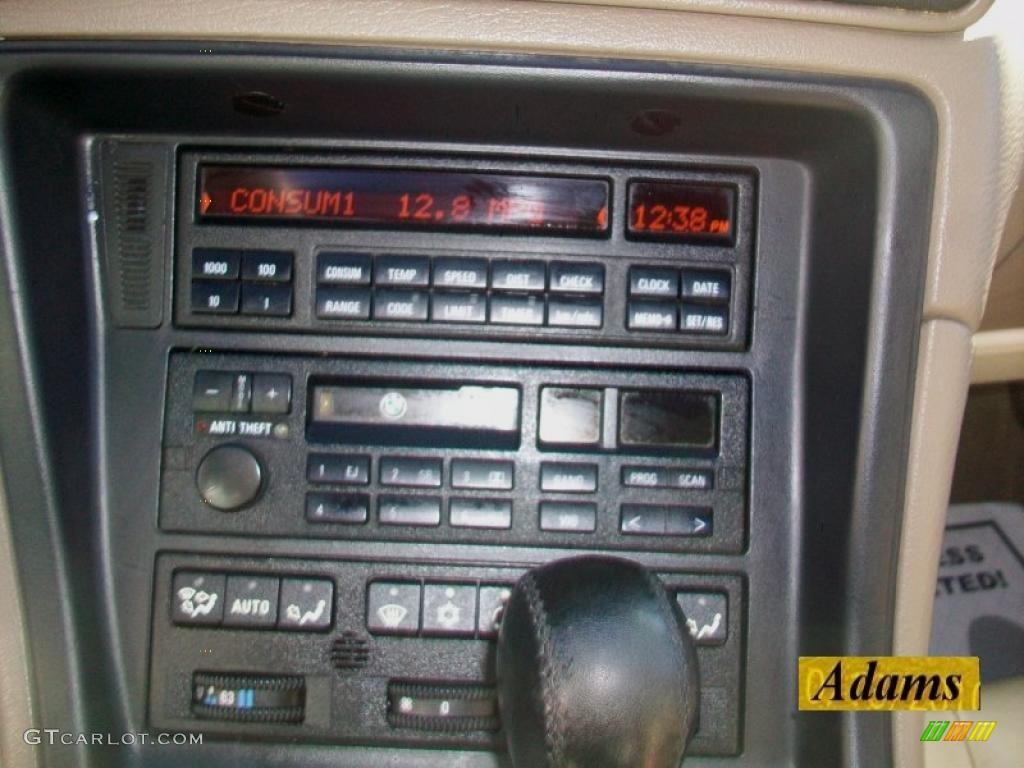 1992 BMW 8 Series 850i Controls Photos