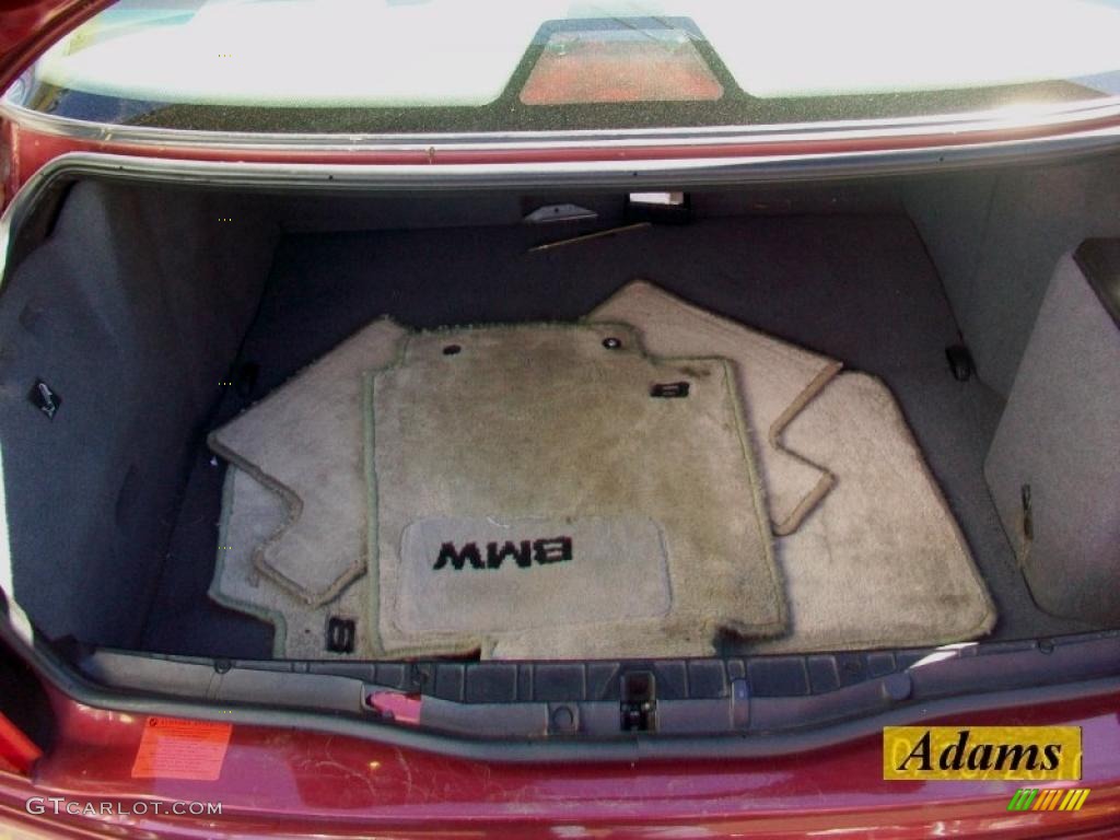 1992 BMW 8 Series 850i Trunk Photo #39163594