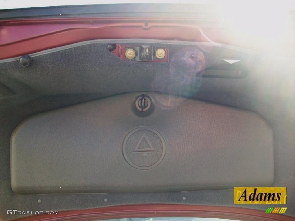 1992 BMW 8 Series 850i Trunk Photo #39163698