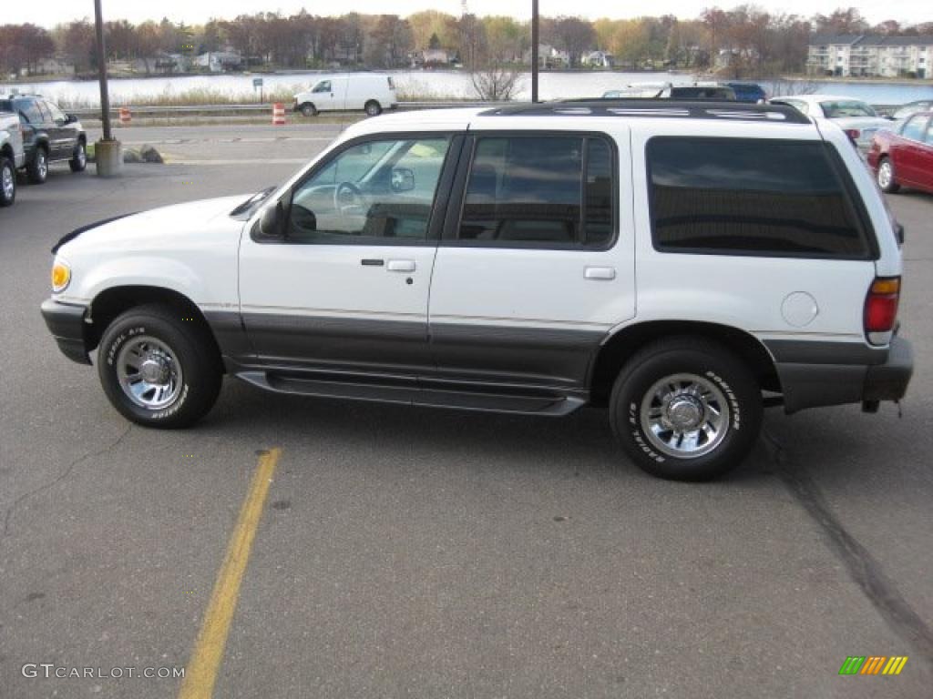 1998 Mountaineer V8 4x4 - Oxford White / Medium Graphite photo #4