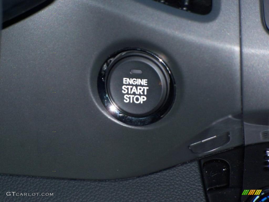 2011 Kia Sportage EX Controls Photo #39166594