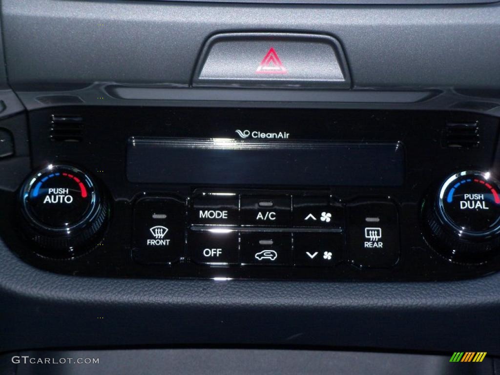 2011 Kia Sportage EX Controls Photo #39166620