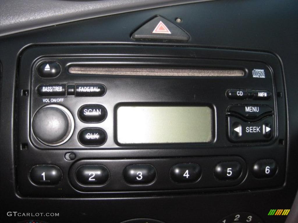 2004 Focus ZTS Sedan - Pitch Black / Medium Graphite photo #27