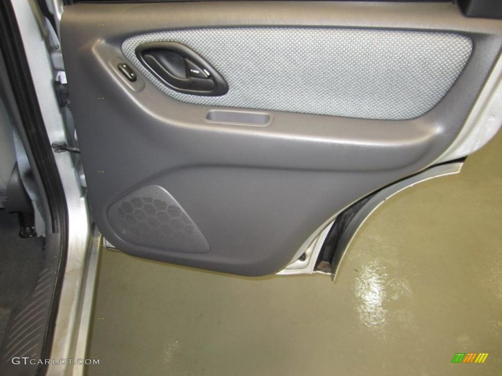 2006 Ford Escape Hybrid 4WD Medium/Dark Flint Door Panel Photo #39167018