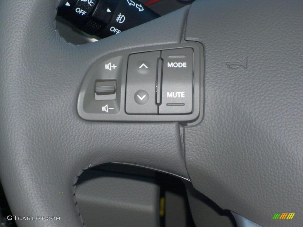 2011 Kia Sportage EX Controls Photo #39167078
