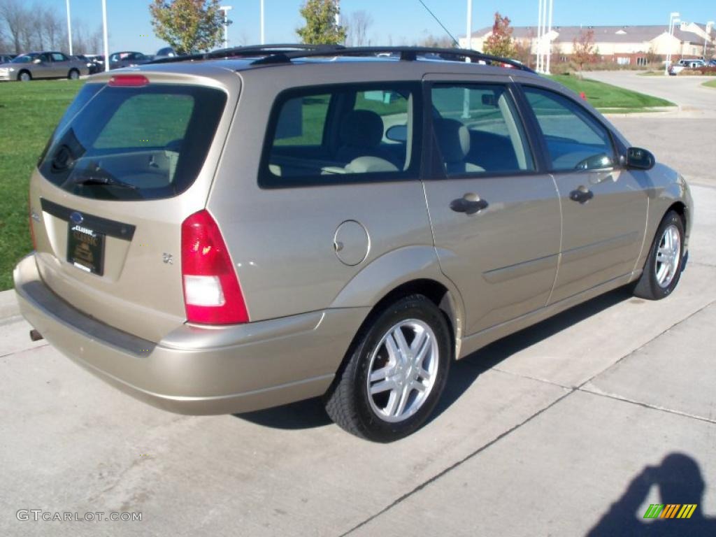 Jackpot Gold Metallic 2001 Ford Focus SE Wagon Exterior Photo #39169050