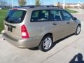 2001 Jackpot Gold Metallic Ford Focus SE Wagon  photo #6